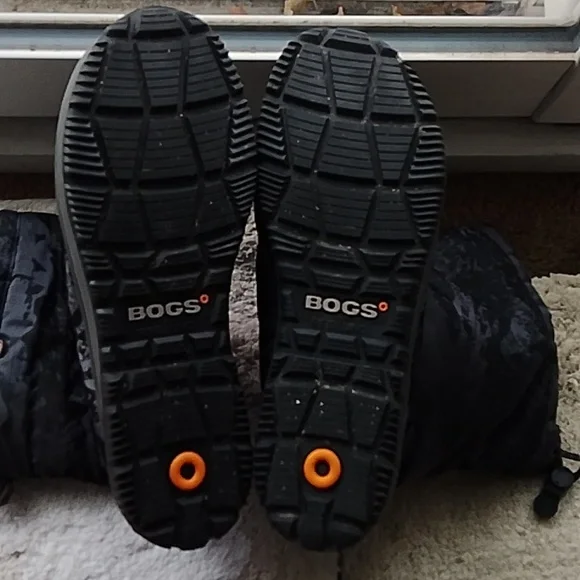 Bogs Black Camouflage 9 Women's Winter Boots NWOT - Picture 7 of 15